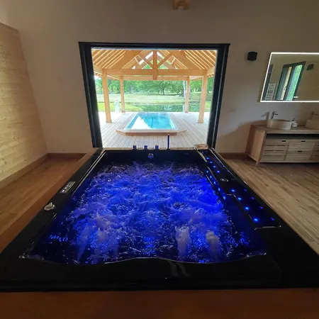 Venkovský dům Climatisee De 120 M2 Avec De Nage, Sauna Et Balneo